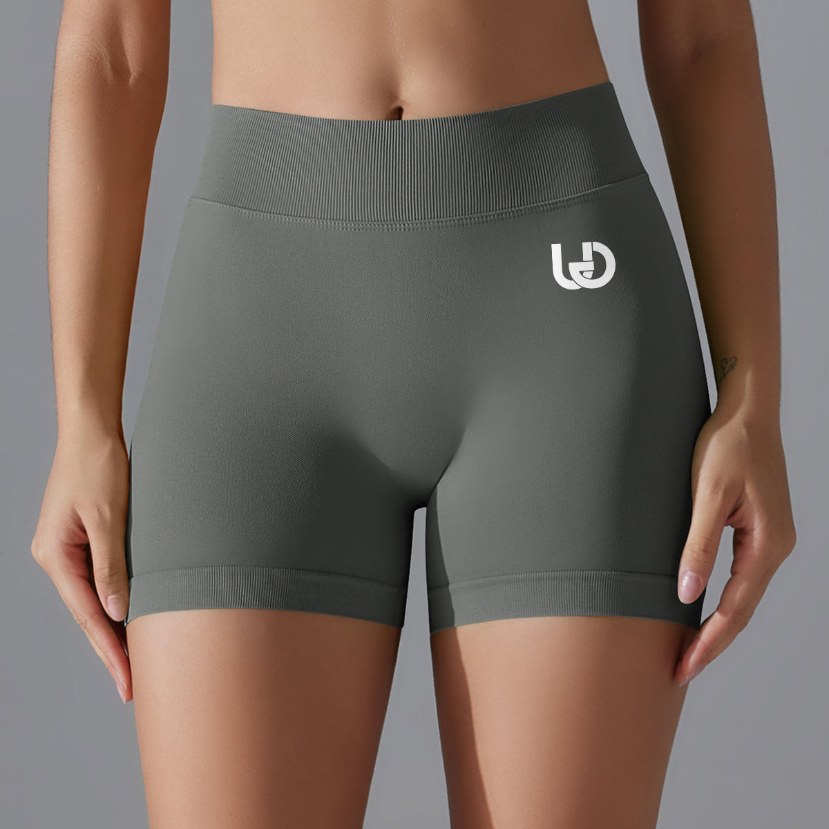 Mila V2 | Scrunch Sport Short - ﻿Grigio